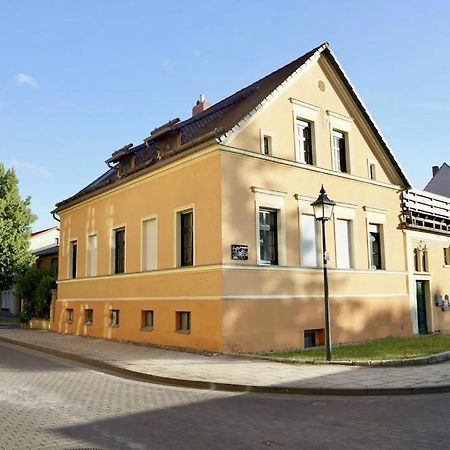 "Ferienwohnung Am Schloss" - Ferienwohnung Mit Blick Auf Das Barbyer Schloss, 5 Gehminuten Bis Zur Elbe Kültér fotó