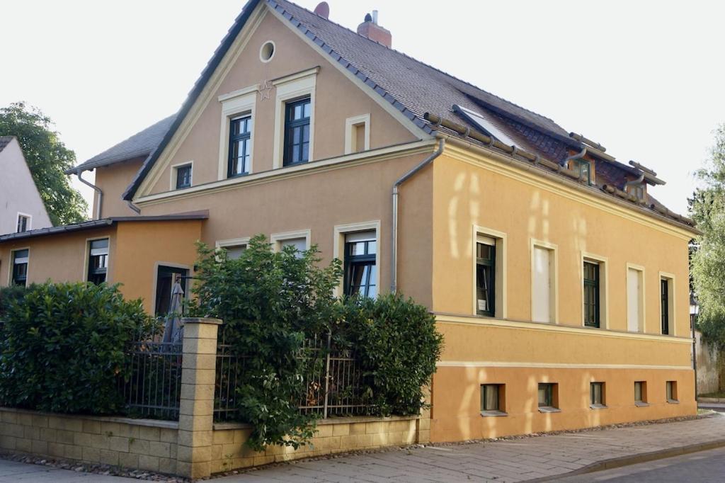 "Ferienwohnung Am Schloss" - Ferienwohnung Mit Blick Auf Das Barbyer Schloss, 5 Gehminuten Bis Zur Elbe Kültér fotó