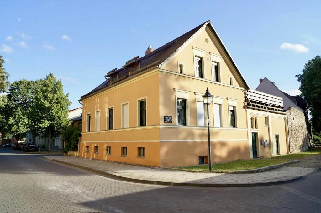 "Ferienwohnung Am Schloss" - Ferienwohnung Mit Blick Auf Das Barbyer Schloss, 5 Gehminuten Bis Zur Elbe Kültér fotó