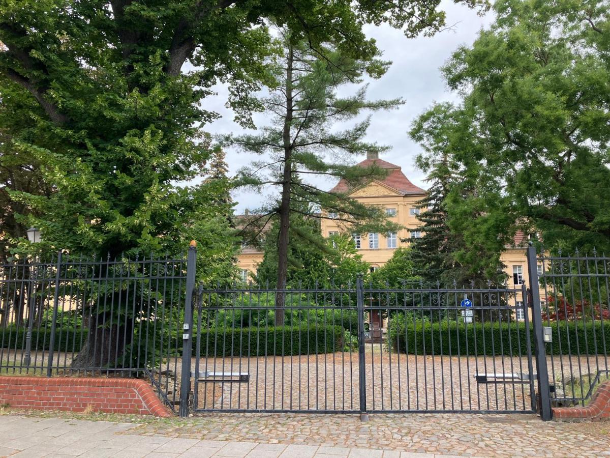 "Ferienwohnung Am Schloss" - Ferienwohnung Mit Blick Auf Das Barbyer Schloss, 5 Gehminuten Bis Zur Elbe Kültér fotó